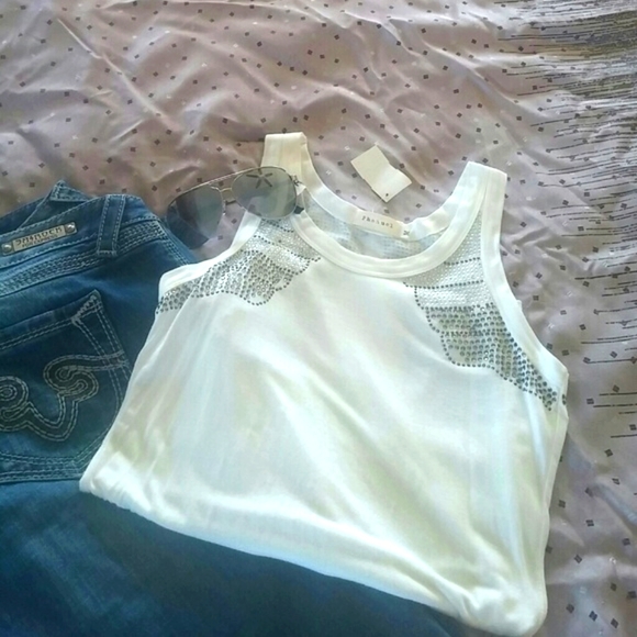 Gorgeous rhinestone tank top - Picture 2 of 4